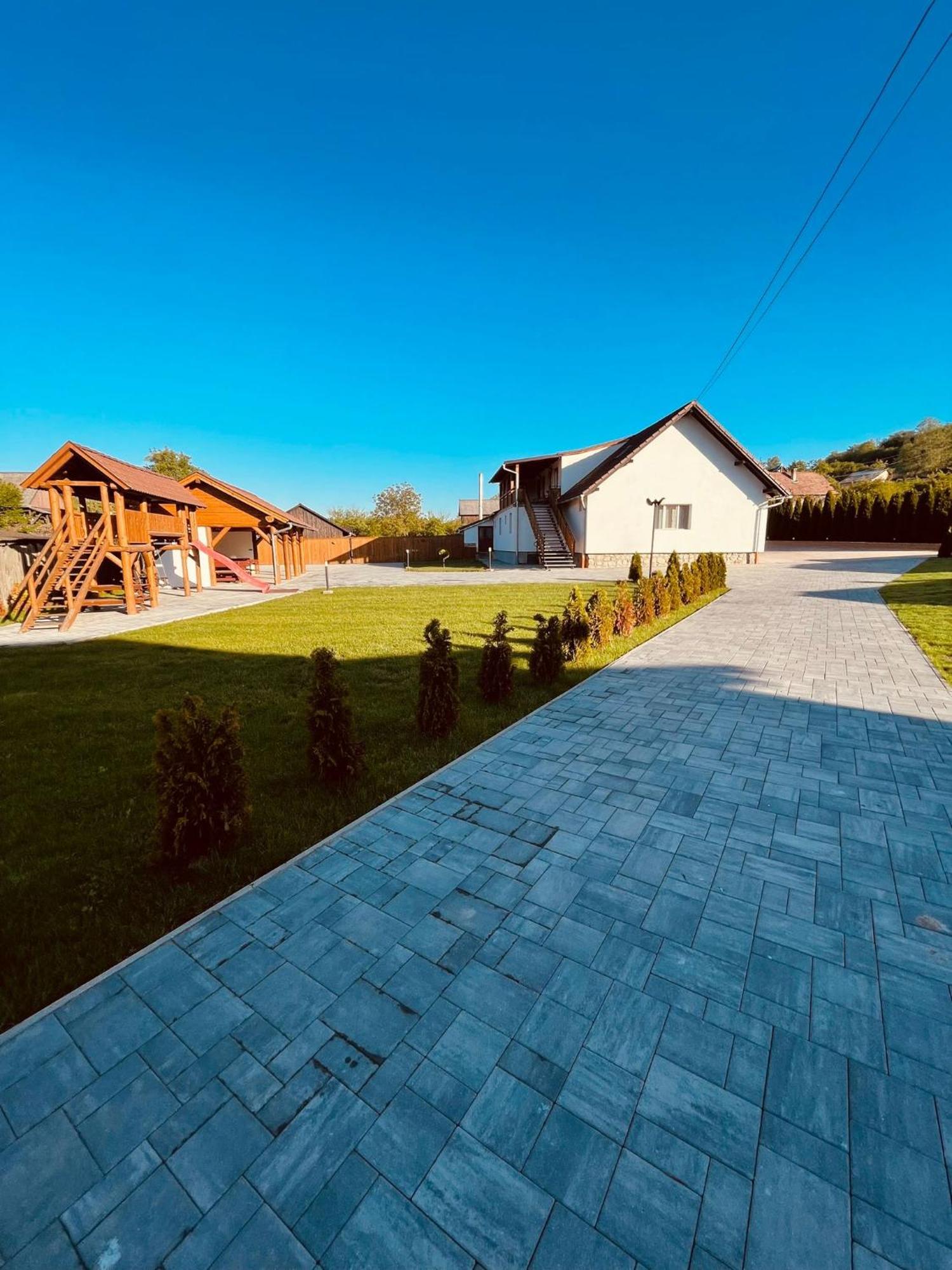 Pensiunea Alszegi Panzio (Adults Only) Praid Exterior photo